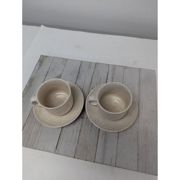 Set of 2 Homespun Stonecast Churchill Wild Strawberry Tea Cups & Saucers - Picture 4 of 8